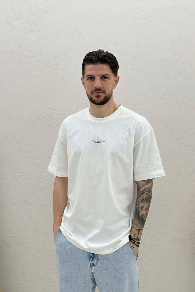 T-SHIRT ME SHKRIME PËR MESHKUJ NË NGJYRËN E BARDHE - 1