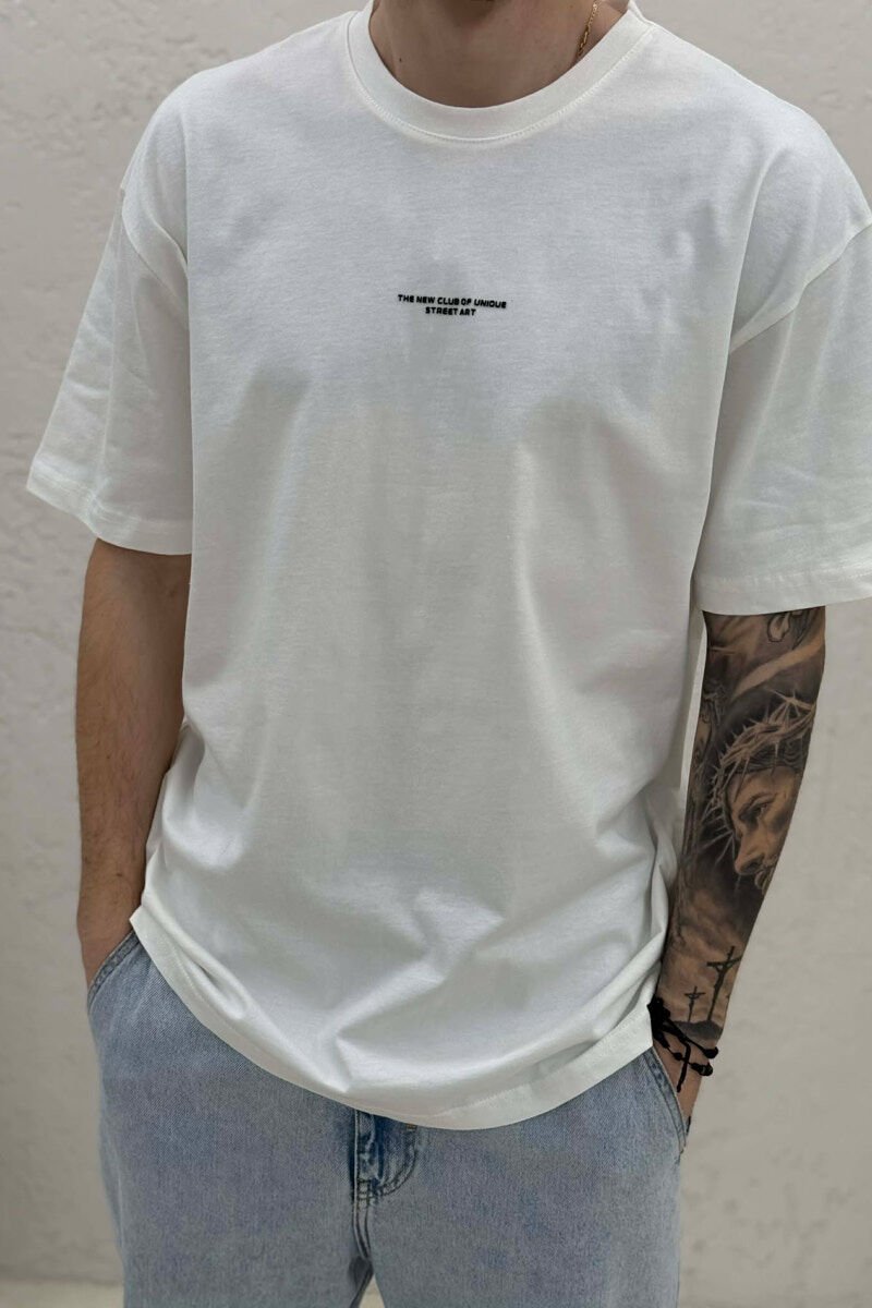 T-SHIRT ME SHKRIME PËR MESHKUJ NË NGJYRËN E BARDHE - 2