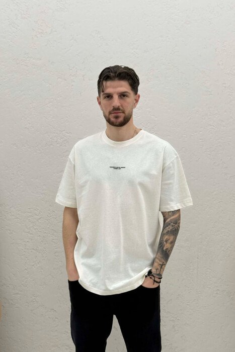 T-SHIRT ME SHKRIME PËR MESHKUJ NË NGJYRË KREM 