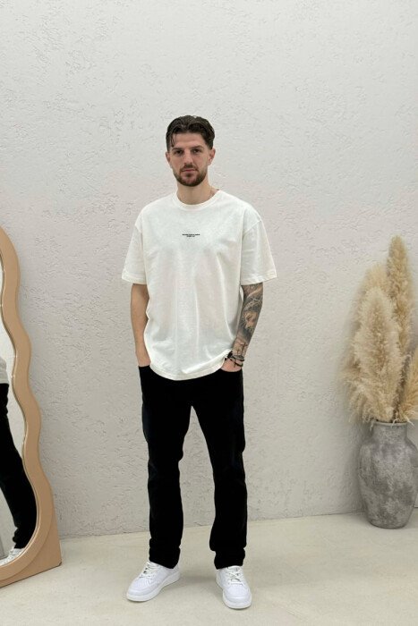 T-SHIRT ME SHKRIME PËR MESHKUJ NË NGJYRË KREM - 3