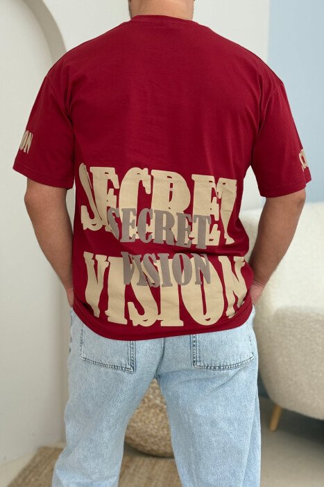 T-SHIRT ME SHKRIME PËR MESHKUJ NË NGJYRËN VISHNJË - 3