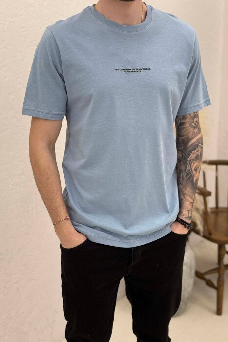 T-SHIRT ME SHKRIME TE VOGLA PER MESHKUJ NE NGJYRE BLU TE ZBARDHUR - 2