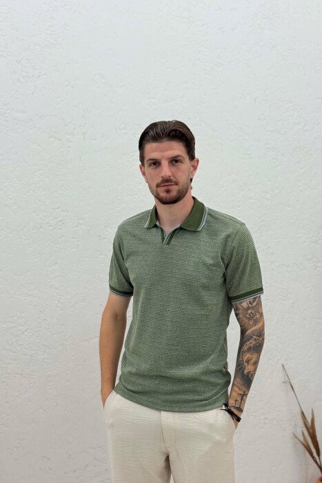 T-SHIRT ME TEKSTURE DHE JAKE POLO PER MESHKUJ NE NGJYRE JESHILE - 1