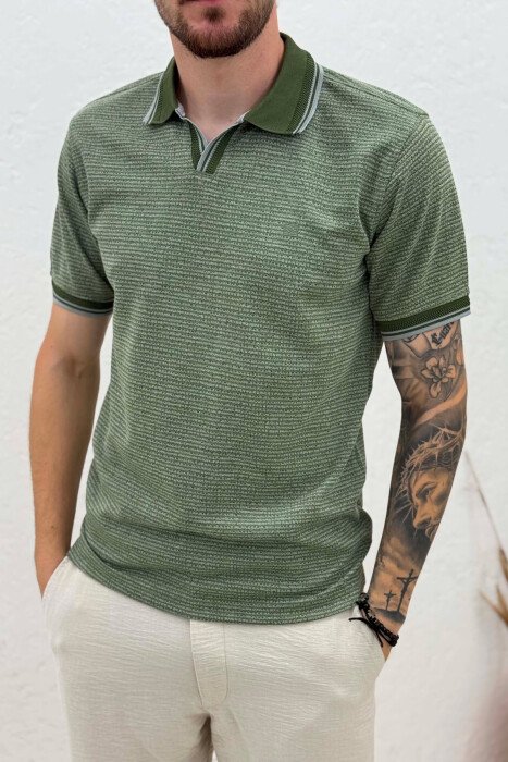 T-SHIRT ME TEKSTURE DHE JAKE POLO PER MESHKUJ NE NGJYRE JESHILE - 2
