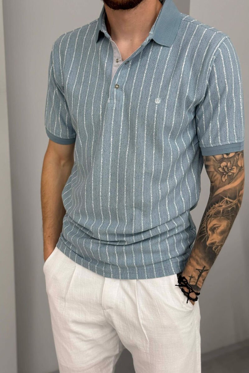 T-SHIRT ME VIJA DHE JAKE POLO PER MESHKUJ NE NGJYRE BLU TE ZBARDHUR - 2