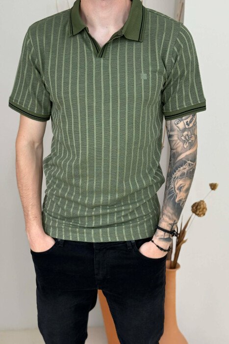 T-SHIRT ME VIJA DHE JAKE POLO PER MESHKUJ NE NGJYRE JESHILE - 2