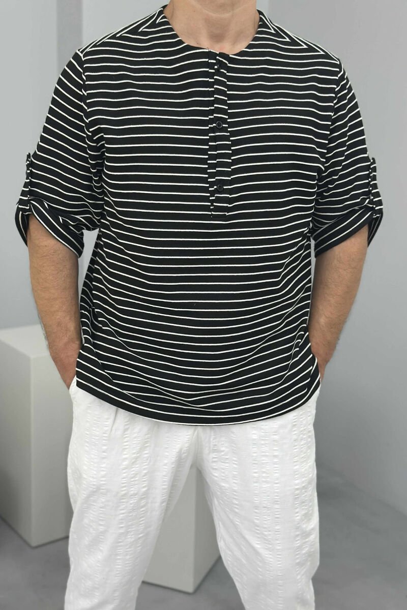 T-SHIRT ME VIJA ME DETAJIN E KOPSAVE PËR MESHKUJ NË NGJYRËN E ZEZË+E BARDHË - 2