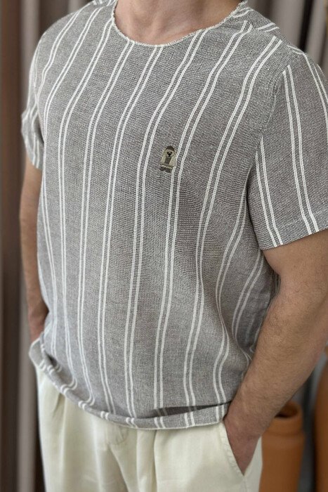 T-SHIRT ME VIJA ME LOGON E ARUSHIT PËR MESHKUJ NË NGJYRËN BEZHË E ERRËT - 3