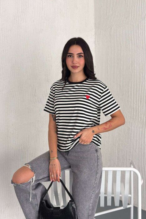 T-SHIRT ME VIJA ME LOGON E ZEMRËS PËR FEMRA NË NGJYRËN E BARDHË DHE TË ZEZË - 2