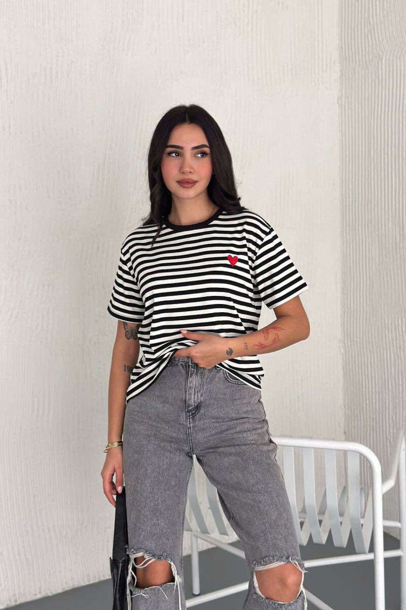 T-SHIRT ME VIJA ME LOGON E ZEMRËS PËR FEMRA NË NGJYRËN E BARDHË DHE TË ZEZË - 3