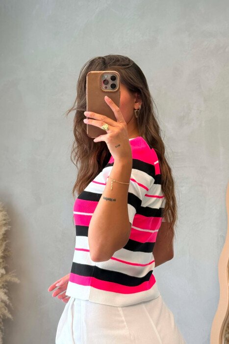 T-SHIRT ME VIJA PER FEMRA NE NGJYRE ROZE - 4