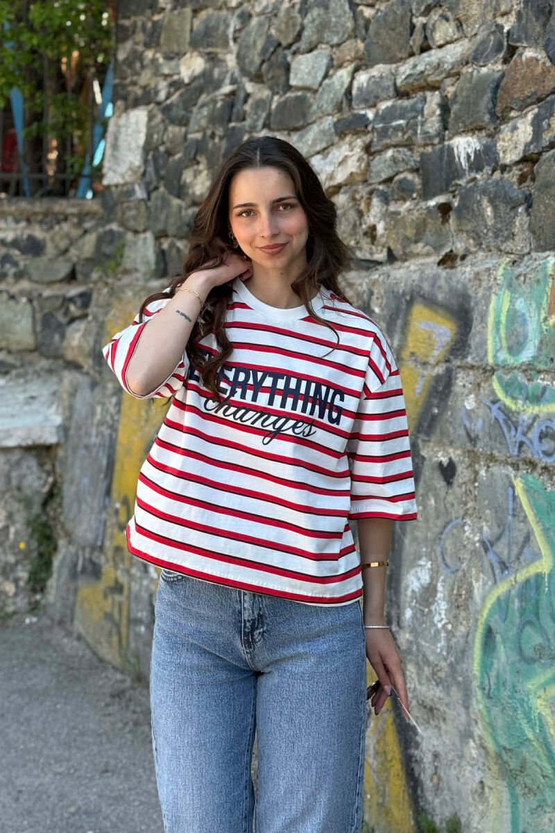 T-SHIRT ME VIJA PER FEMRA NE NGJYRE TE BARDHE ME TE KUQE - 1