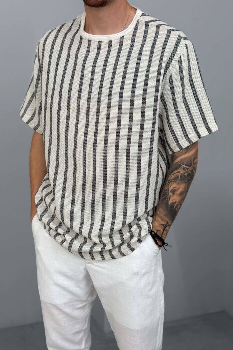 T-SHIRT ME VIJA PËR MESHKUJ NË NGJYRËN E ZEZË+KREM - 4
