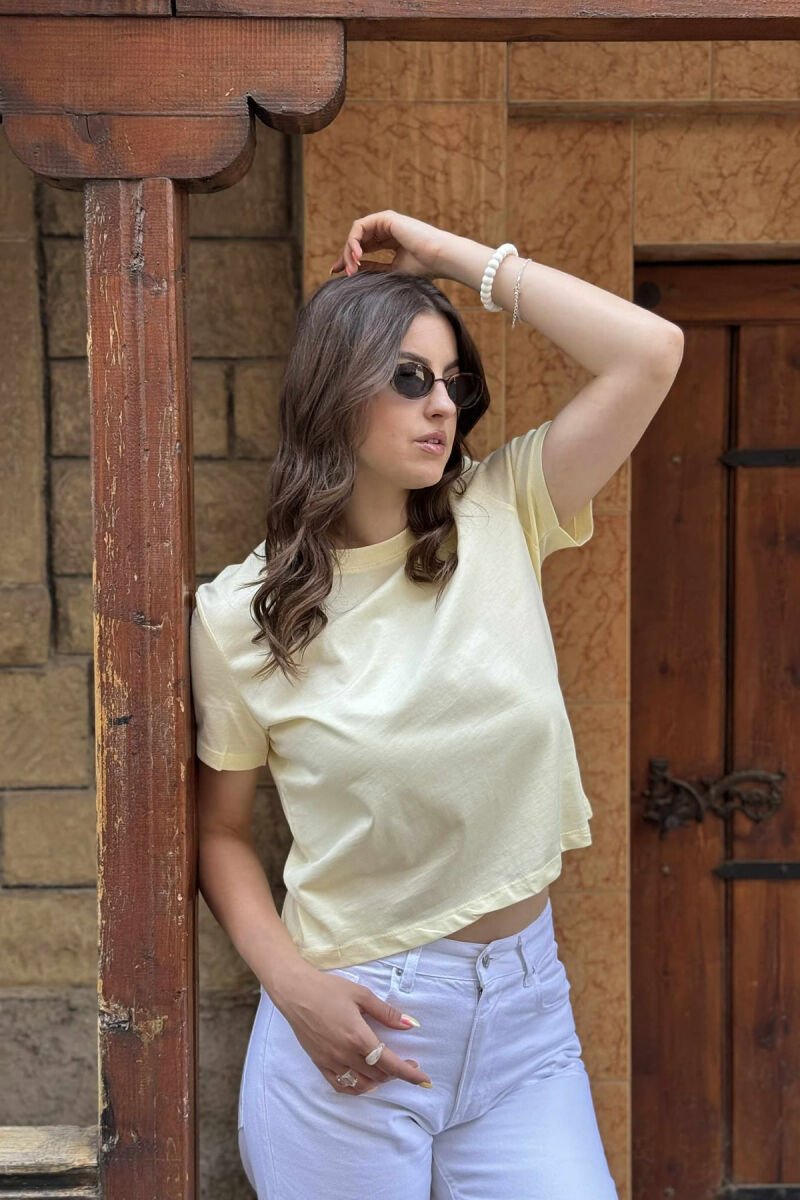 T-SHIRT NJË NGJYRËSH I THJESHTË PËR FEMRA NË NGJYRËN E VERDHË - 5
