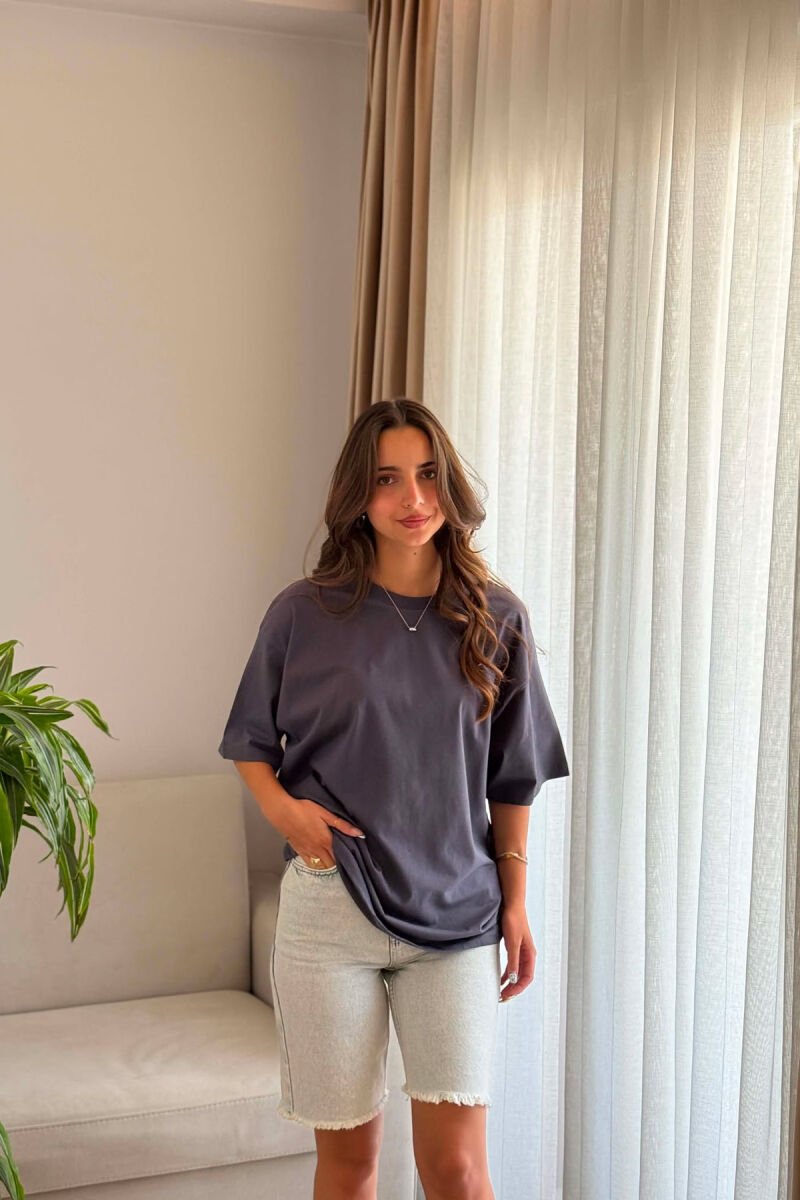 T-SHIRT NJË NGJYRËSH I THJESHTË PËR FEMRA NË NGJYRËN GRI E ERRËT - 1