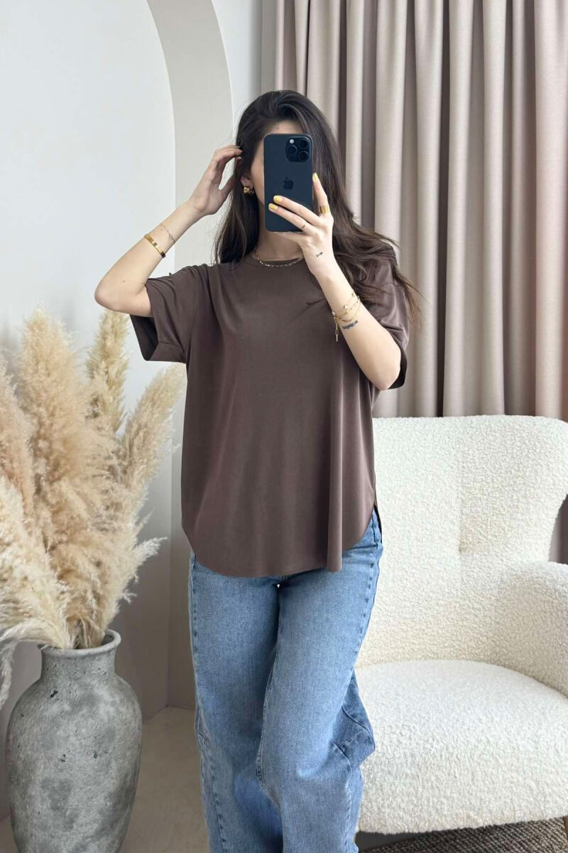 T-SHIRT NJË NGJYRËSH PËR FEMRA NË NGJYRËN KAFE - 2