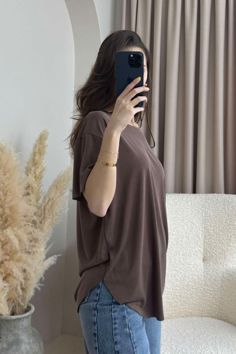 T-SHIRT NJË NGJYRËSH PËR FEMRA NË NGJYRËN KAFE - 3