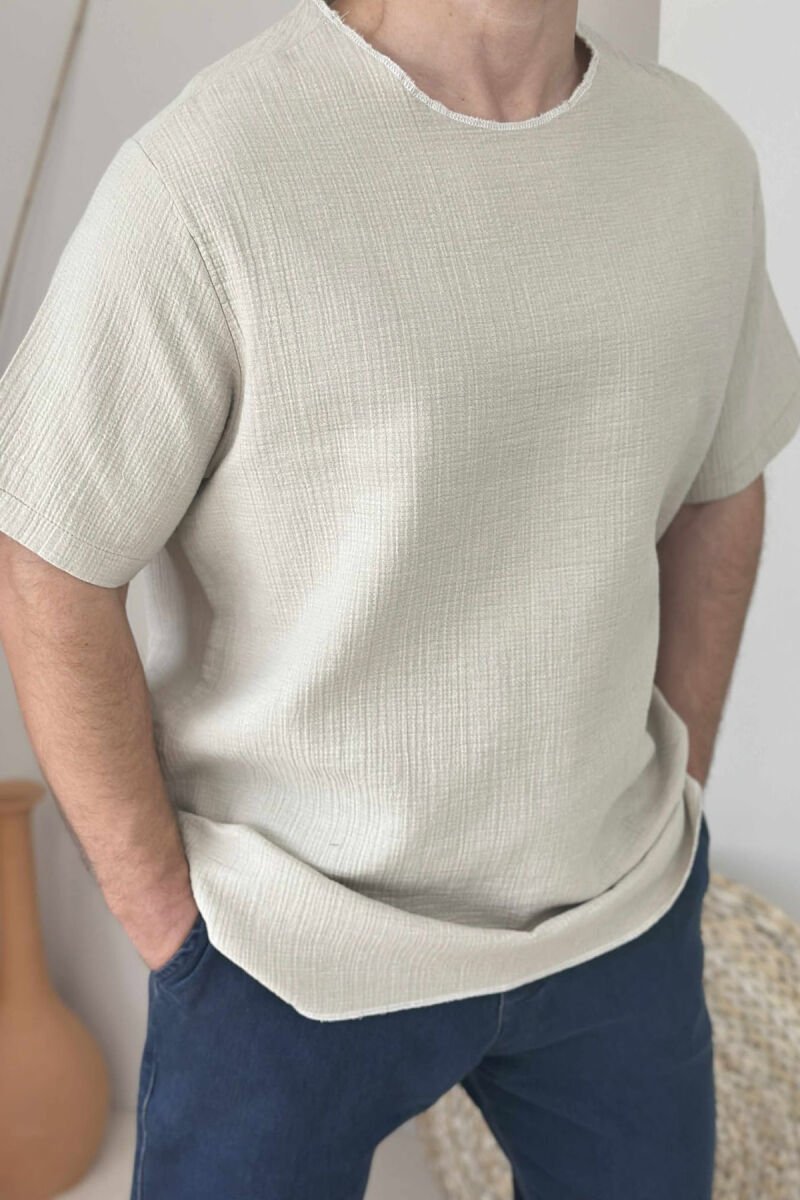 T-SHIRT NJË NGJYRËSH I THJESHTË PËR MESHKUJ NË NGJYRËN BEZHË - 2