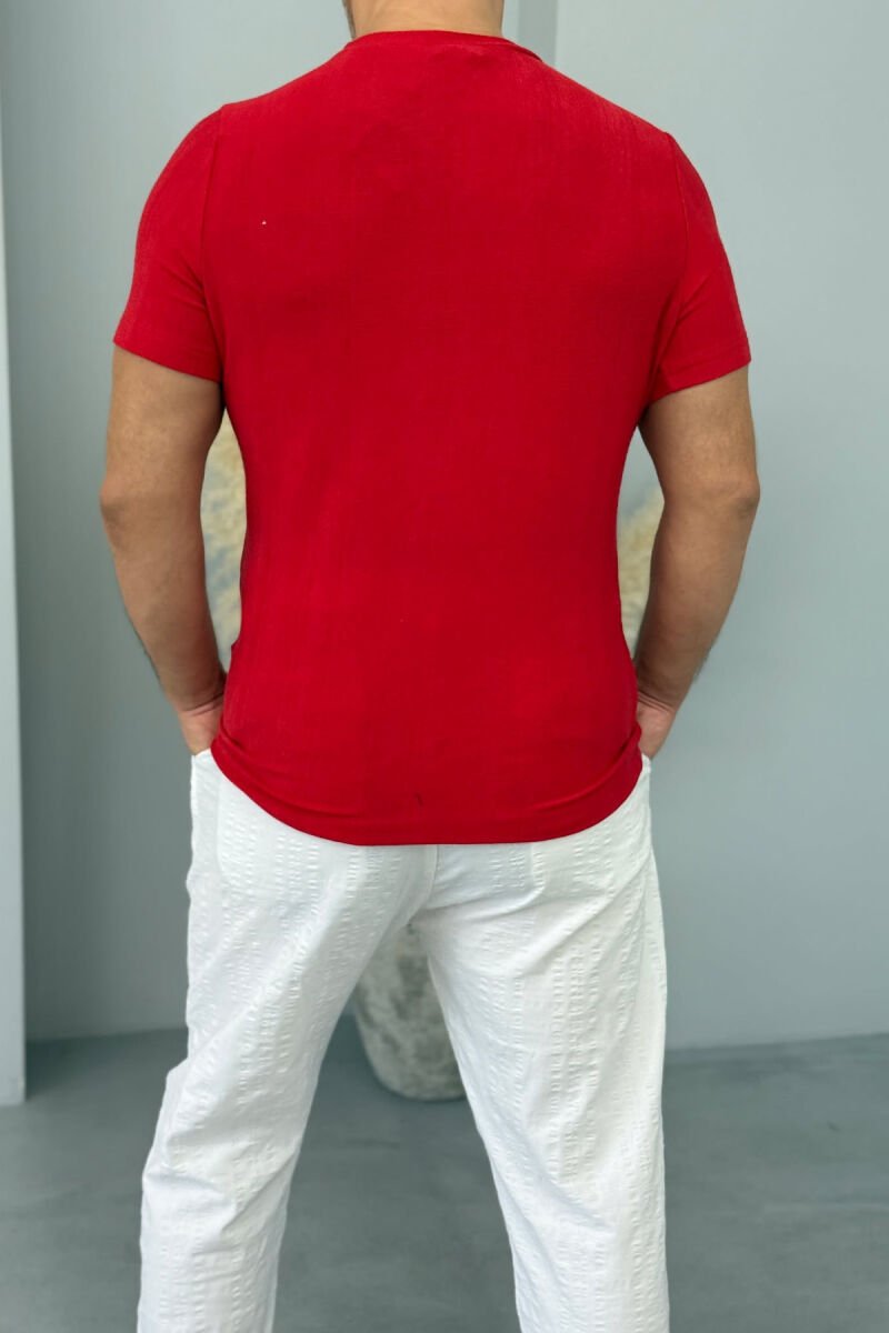 T-SHIRT NJË NGJYRËSH I THJESHTË PËR MESHKUJ NË NGJYRËN E KUQE - 2