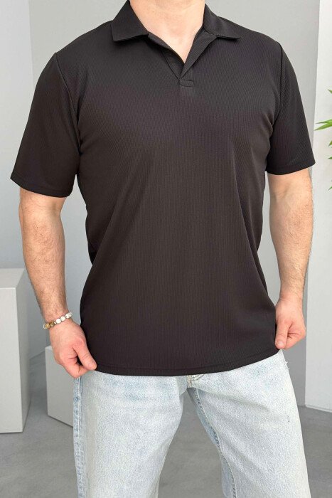 T-SHIRT NJË NGJYRËSH PËR MESHKUJ NË NGJYRËN E ZEZË - 1