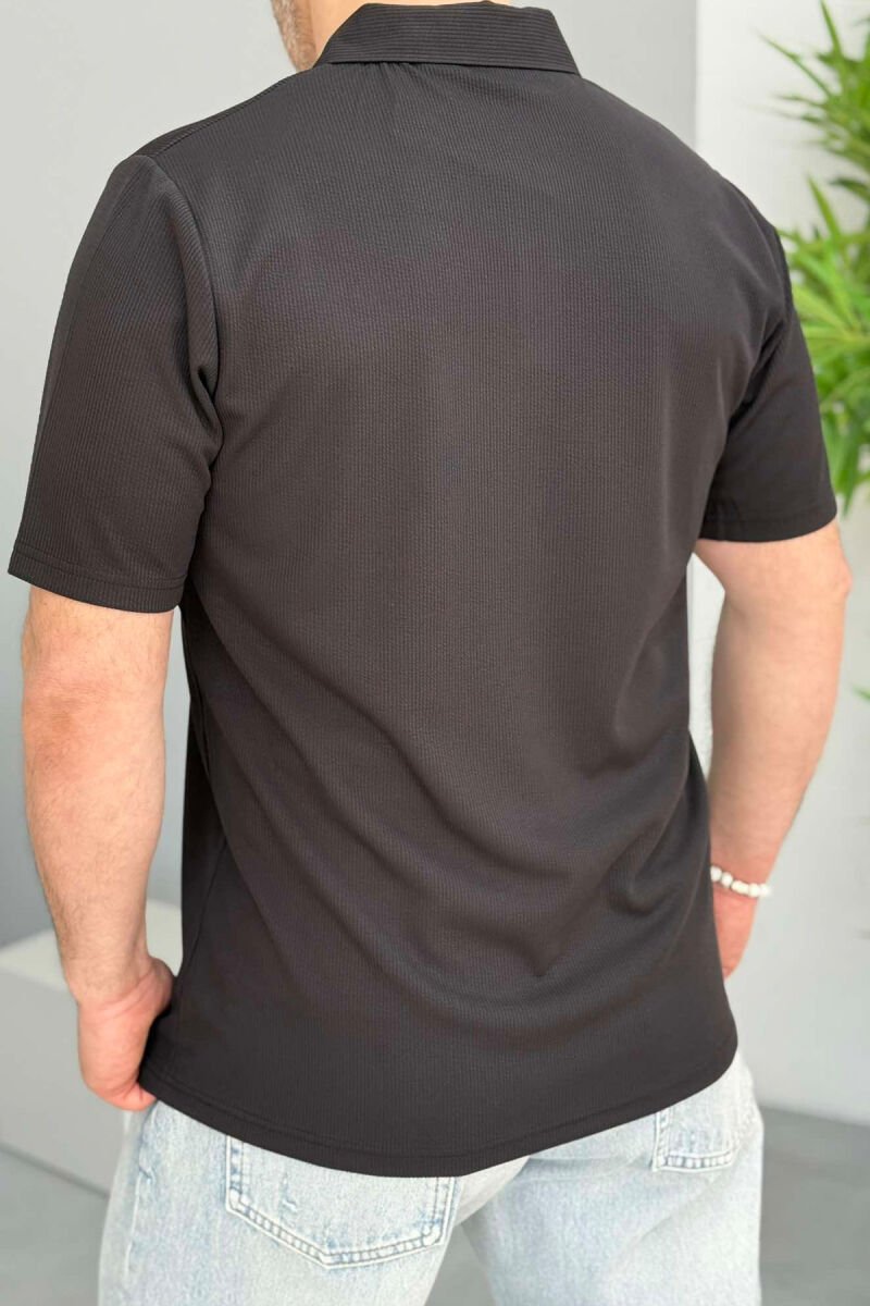 T-SHIRT NJË NGJYRËSH PËR MESHKUJ NË NGJYRËN E ZEZË - 3