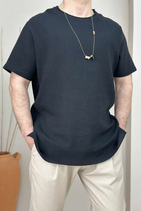 T-SHIRT NJË NGJYRËSH I THJESHTË PËR MESHKUJ NË NGJYRËN E ZEZË - 3