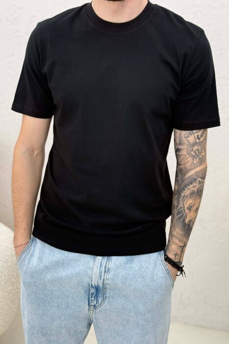 T-SHIRT NJË NGJYRËSH I THJESHTË PËR MESHKUJ NË NGJYRËN E ZEZË - 4