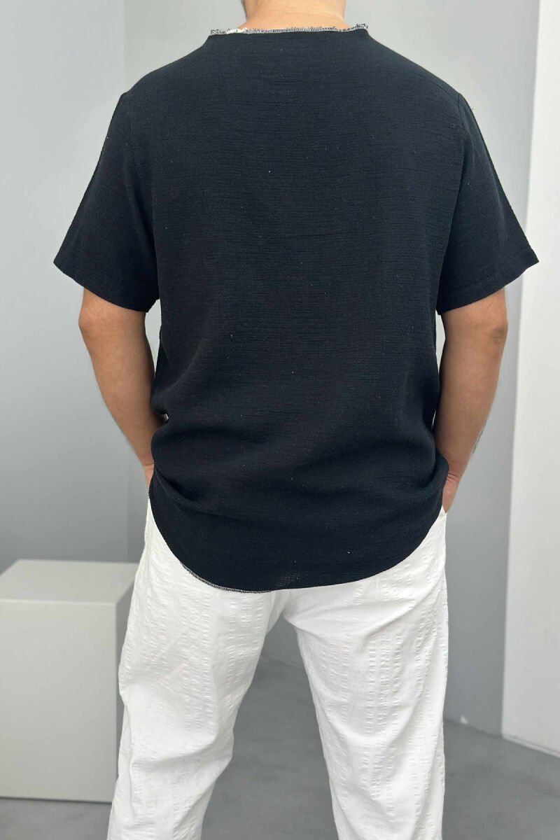 T-SHIRT NJË NGJYRËSH I THJESHTË PËR MESHKUJ NË NGJYRËN E ZEZË - 3