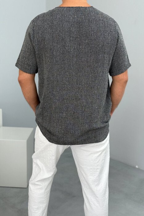 T-SHIRT NJË NGJYRËSH I THJESHTË PËR MESHKUJ NË NGJYRËN GRI E ERRËT - 3