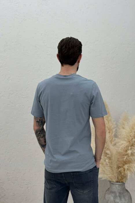 T-SHIRT NJË NGJYRËSH I THJESHTË PËR MESHKUJ NË NGJYRËN GRI - 2