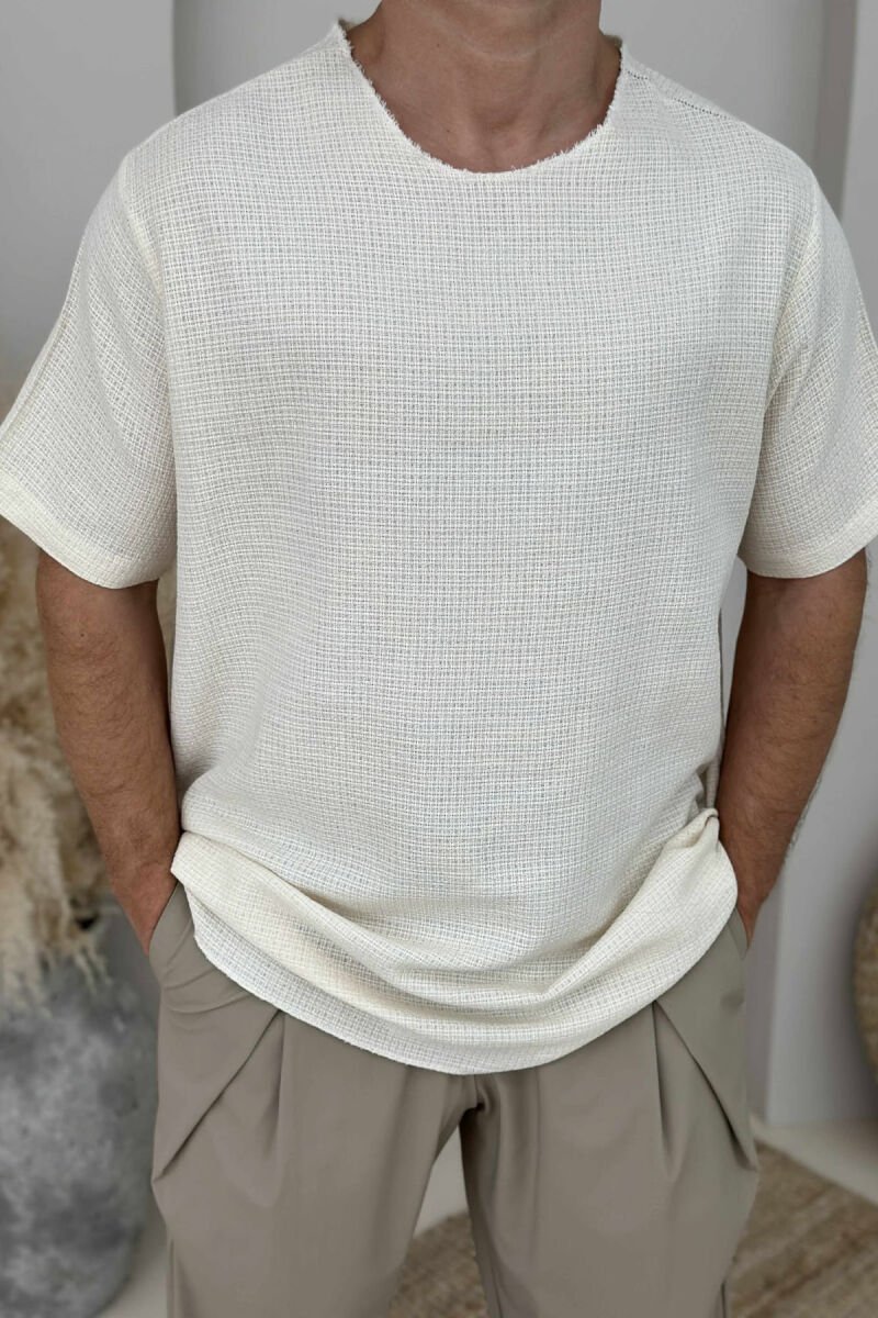 T-SHIRT NJË NGJYRËSH I THJESHTË PËR MESHKUJ NË NGJYRËN KREM - 2