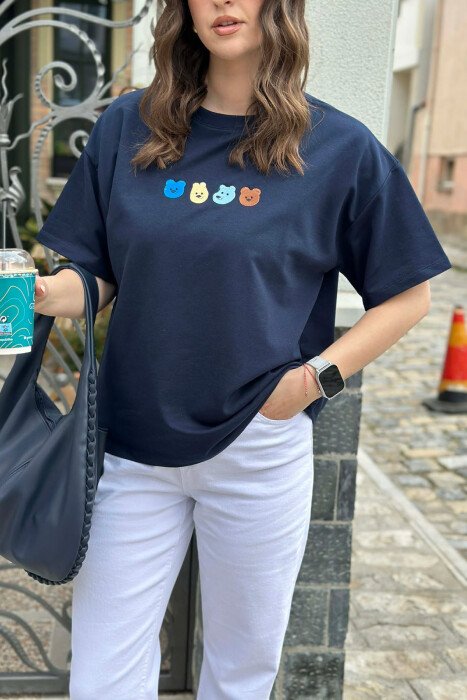 T-SHIRT NJE NGJYRESH ME DIZAJN ME ARUSH PER FEMRA NE NGJYRE BLU - 2