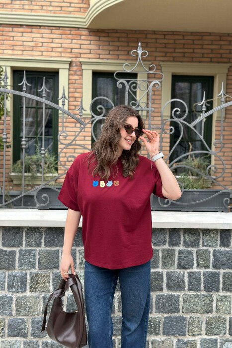T-SHIRT NJE NGJYRESH ME DIZAJN ME ARUSH PER FEMRA NE NGJYRE VISHNJE - 1