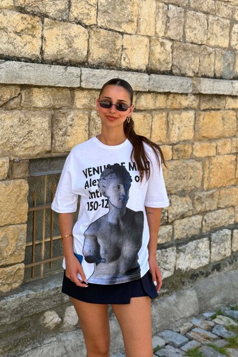 T-SHIRT NJE NGJYRESH ME DIZAJN PER FEMRA NE NGJYRE TE BARDHE - 3