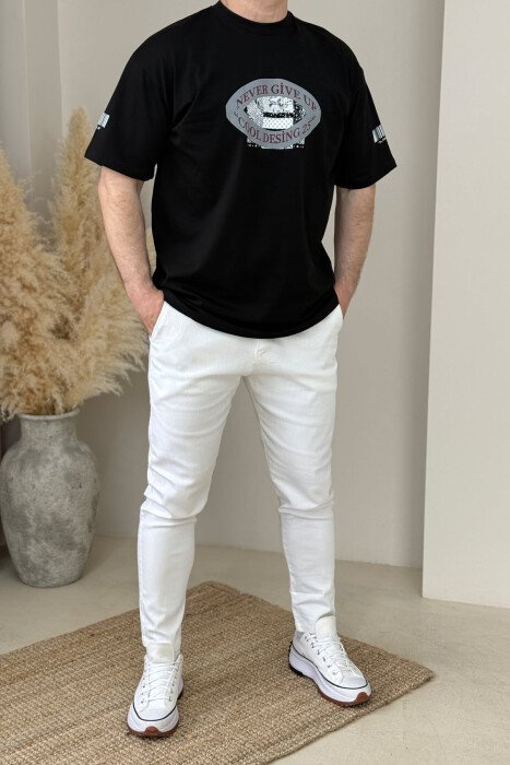 T-SHIRT NJË NGJYRËSH ME DIZAJN PËR MESHKUJ NË NGJYRËN E ZEZË - 2