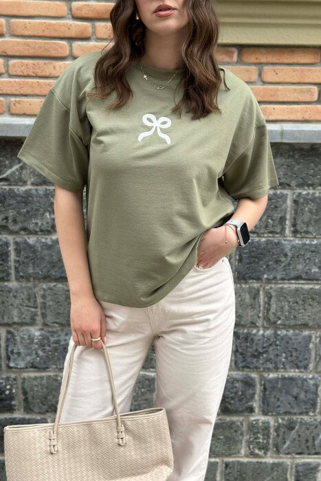 T-SHIRT NJE NGJYRESH ME DIZAJNIN E FJONGOS PER FEMRA NE NGJYRE MENTE - 2