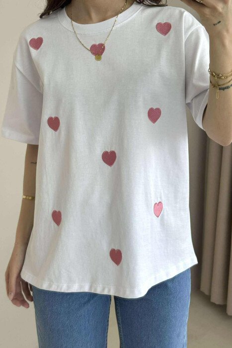 T-SHIRT NJË NGJYRËSH ME DIZAJNIN E ZEMRAVE PËR FEMRA NË NGJYRËN E BARDHË - KLAUDIO FASHION