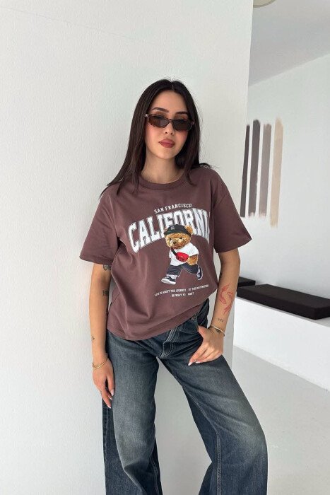 T-SHIRT NJE NGJYRESH ME IMAZH ARUSHI PER FEMRA NE NGJYRE KAFE - 1