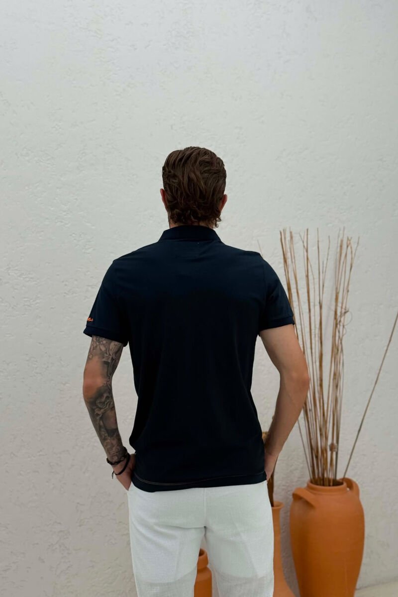T-SHIRT NJE NGJYRESH ME JAKE ME ZINXHIR PER MESHKUJ NE NGJYRE BLU - 2