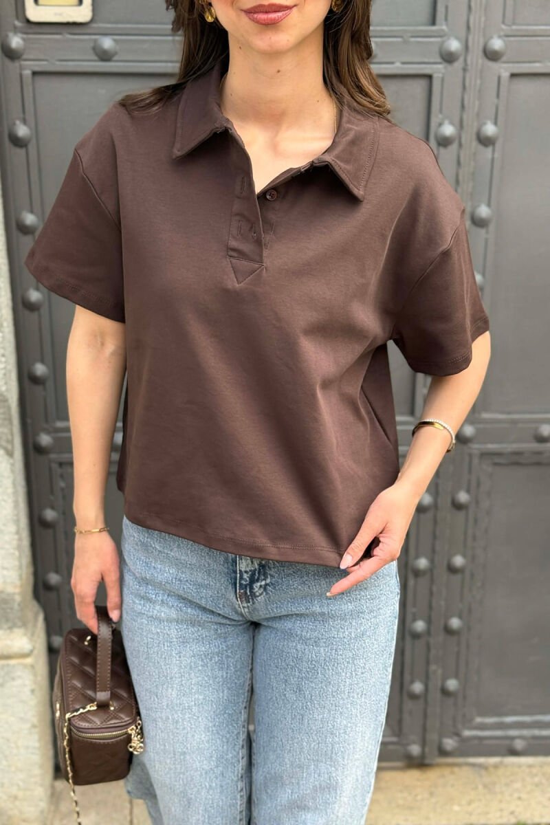 T-SHIRT NJE NGJYRESH ME JAKE POLO PER FEMRA NE NGJYRE KAFE - 3