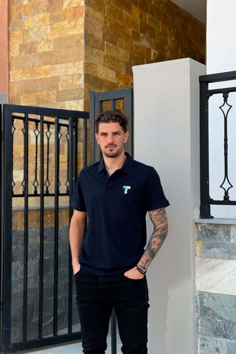T-SHIRT NJE NGJYRESH ME JAKE POLO PER MESHKUJ NE NGJYRE BLU TE ERRET - 1