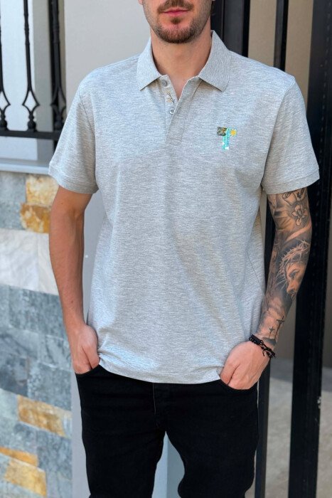 T-SHIRT NJE NGJYRESH ME JAKE POLO PER MESHKUJ NE NGJYRE GRI TE ZBARDHUR - 3