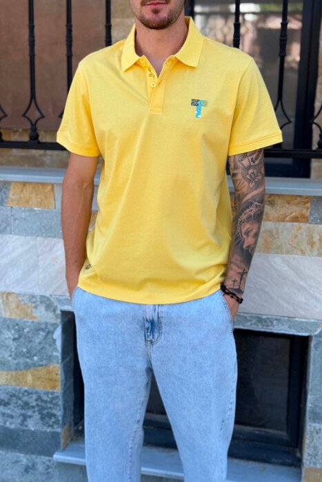 T-SHIRT NJE NGJYRESH ME JAKE POLO PER MESHKUJ NE NGJYRE TE VERDHE - 2
