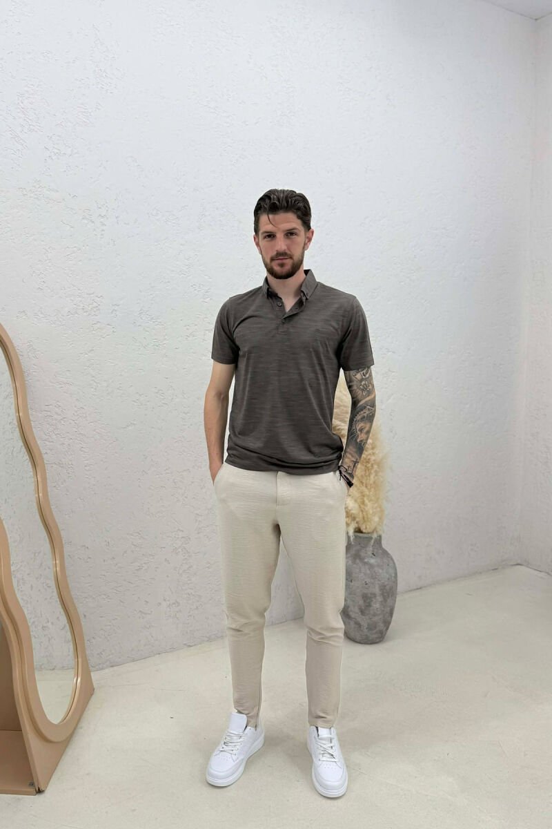 T-SHIRT NJE NGJYRESH ME JAKE POLO PER MESHKUJ NE NGJYRE KAFE - 3