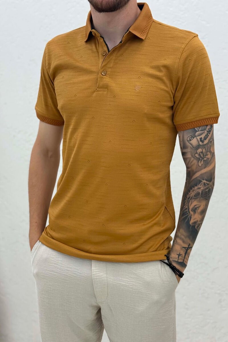 T-SHIRT NJE NGJYRESH ME JAKE POLO PER MESHKUIJ NE NGJYRE KAFE TE ZBARDHUR - 4