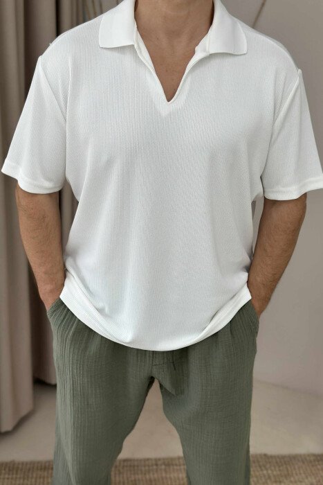 T-SHIRT NJËNGJYRËSH ME JAKË POLO PËR MESHKUJ NË NGJYRËN E BARDHË - 2