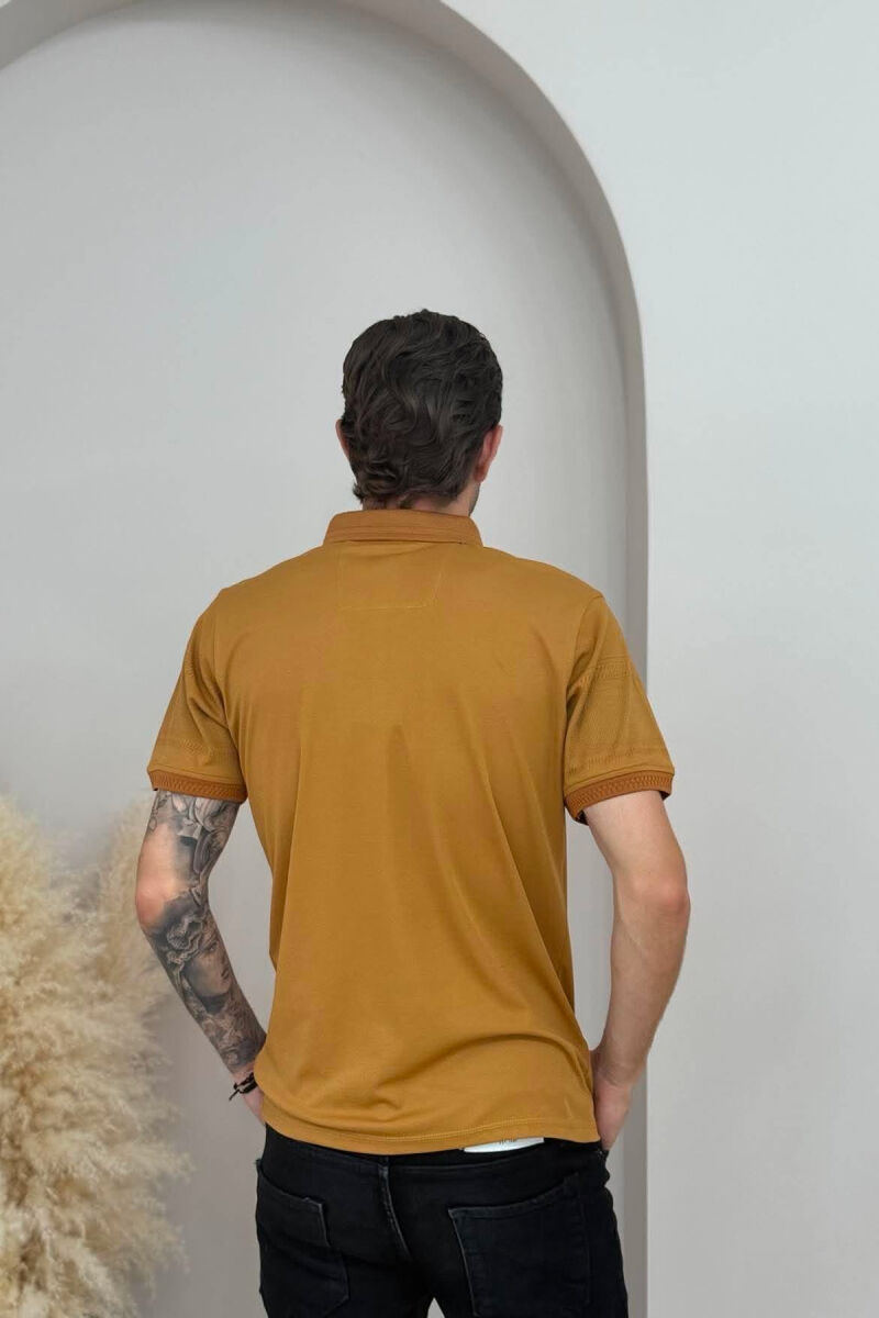 T-SHIRT NJE NGJYRESH ME JAKE POLO PER MESHKUJ NE NGJYRE KAFE TE ZBARDHUR - 4