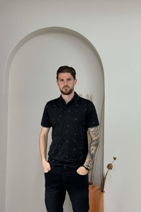 T-SHIRT NJE NGJYRESH ME JAKE POLO PER MESHKUJ NE NGJYRE TE ZEZE - 1