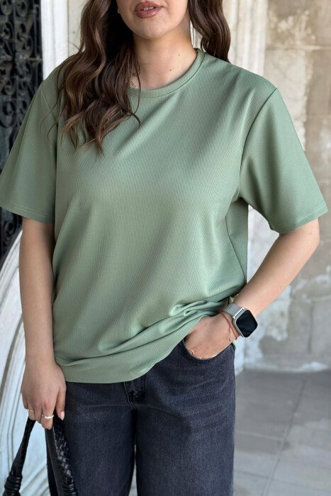 T-SHIRT NJE NGJYRESH ME JAKE RRUMBULLAKE PER FEMRA NE NGJYRE MENTE + 6 PALE CORAPE DHURATE - 5
