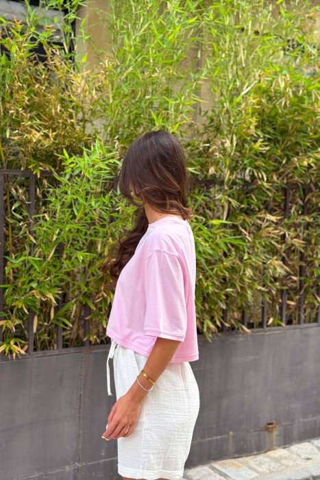 T-SHIRT NJE NGJYRESH ME JAKE TE RRUMBULLAKET PER FEMRA NE NGJYRE ROZE - 4